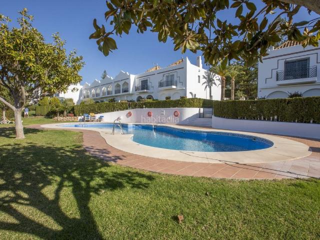 Casa adosada en venta en Marbella, Las Brisas. Casas adosadas.