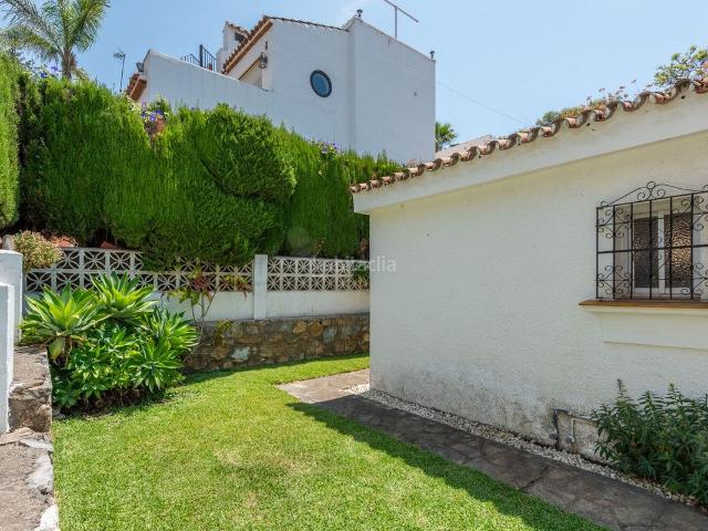 Casa adosada en venta en Marbella, Las Brisas. Casas adosadas.
