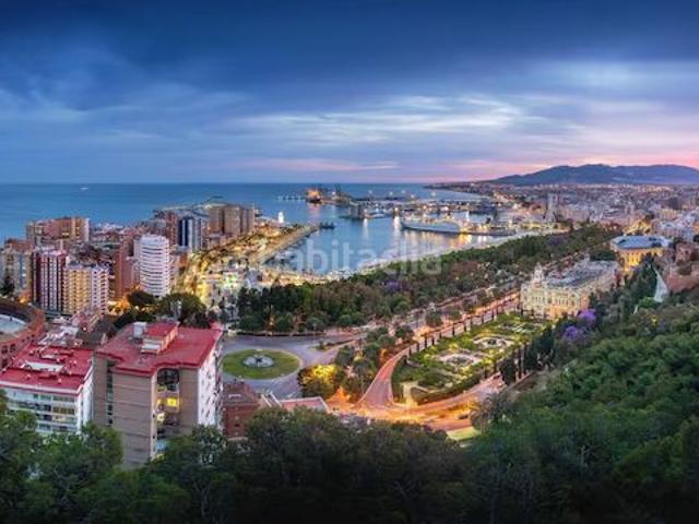 Casa adosada en venta en Marbella, Las Brisas. NUDA PROPIEDAD en venta en Calle Miguel de Unamuno Campana. Casas adosadas.
