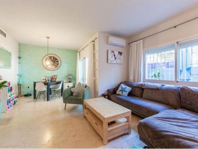 casa adosada en Venta en Marbella. LEPV T4710