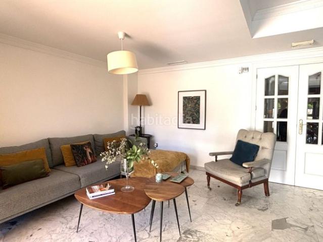 Casa adosada en venta en Marbella, Nagüeles Alto. Casas adosadas.