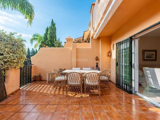 Casa adosada en venta en Marbella, Nagüeles Alto. Casas adosadas.