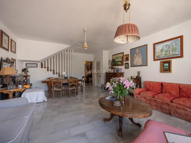 Casa adosada en venta en Marbella, Nagüeles Alto. Elegante Casa Adosada Andaluza en Nagüeles Prestigioso Marbella Milla de Oro. Casas adosadas.
