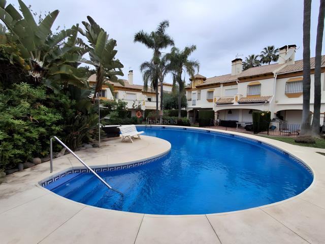 Casa adosada en venta en Marbella, Nueva Andalucía centro. Casa adosada Nueva Andalucía. Casas adosadas.