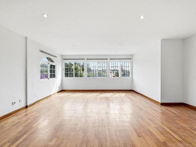 Casa adosada en venta en Marbella, Nueva Andalucía centro. Casas adosadas.