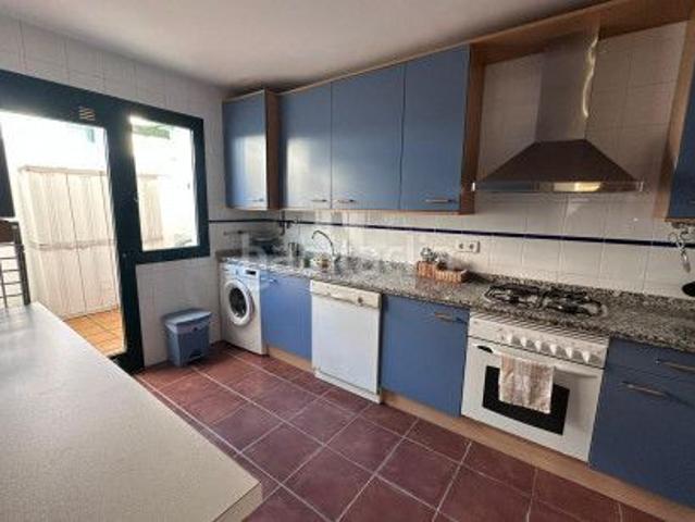 Casa adosada en venta en Marbella, Nueva Alcántara. Adosado en venta en San Pedro De Alcántara Nueva Alcántara, 4 dormitorios. Casas adosadas.