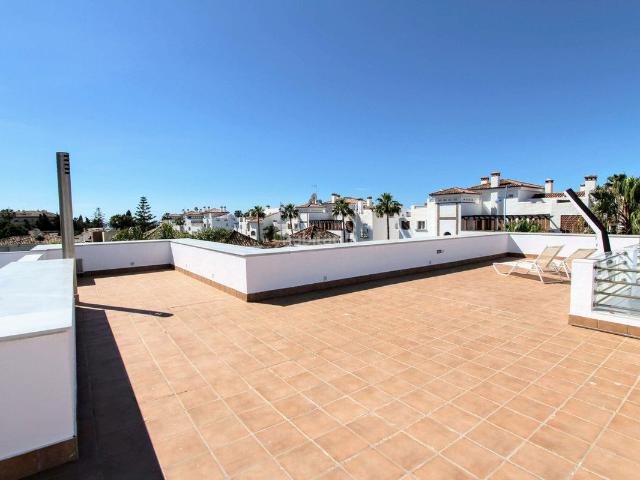 Casa adosada en venta en Marbella, San Pedro de Alcántara Pueblo. Casas adosadas.