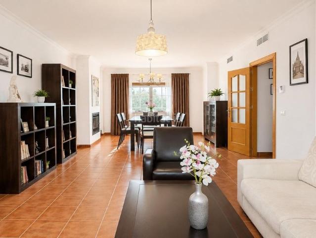 Casa adosada en venta en Marbella, San Pedro de Alcántara Pueblo. Fantástica casa adosada en la prestigiosa zona de Guadalmina Alta. Casas adosadas.
