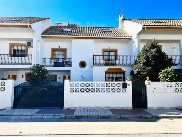 Casa adosada en venta en Marbella, San Pedro de Alcántara Pueblo. Tu Oasis en la Costa del Sol: Chalet Adosado de Ensueño en San Pedro de Alcántara. Casas adosadas.