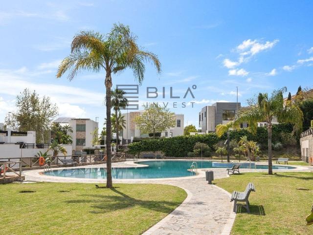 Casa adosada en venta en Marbella, Santa Clara. Casa en venta en Santa Clara Golf en Elviria, Marbella. Casas adosadas.