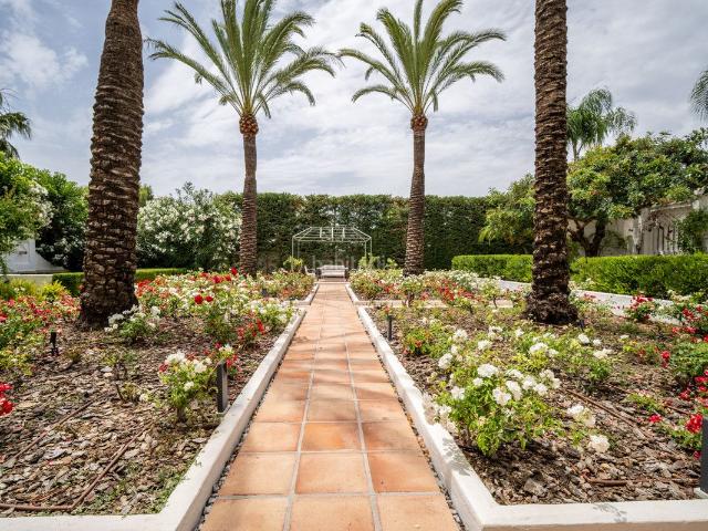 Casa adosada en venta en Marbella, Sierra Blanca. Casas adosadas.