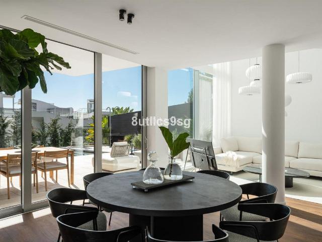 Casa adosada en venta en Marbella, Sierra Blanca. Casas adosadas.