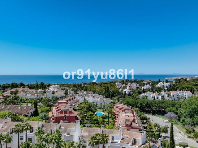 Casa adosada en venta en Marbella, Puente Romano. Casa Adosada en la Milla de Oro. Casas adosadas.