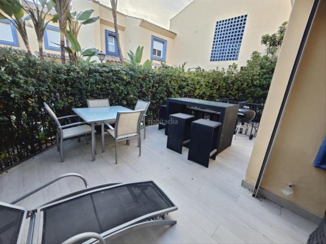 Casa adosada en venta en Marbella, Puerto Banús. Fantástico chalet adosado. Casas adosadas.