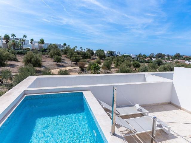 Casa adosada en venta en Marbella, Río Real. Casa en venta en Urb. Las Encinas de Rio Real, Marbella. Casas adosadas.