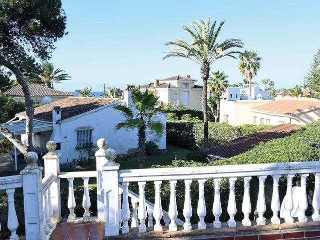 Casa adosada en Venta en Marbesa