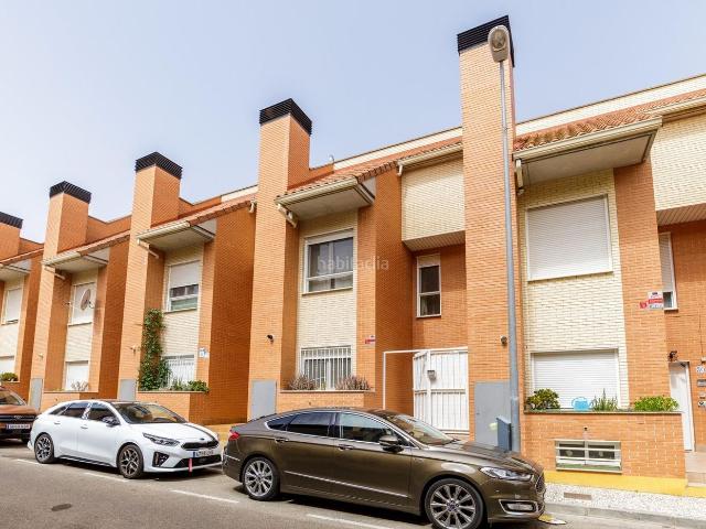 Casa adosada en venta en María de Huerva. Magnífico adosado con jardín, bodega y buhardilla en María de Huerva. Casas adosadas María de.