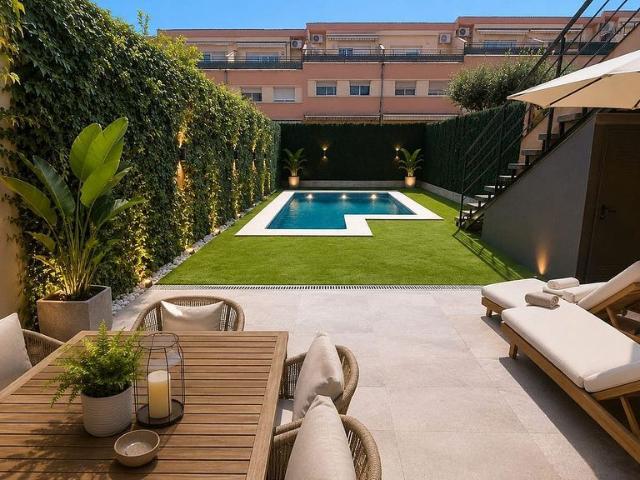 Casa adosada en venta en Martorell, de 178 m² 3 habitaciones por 470.000
