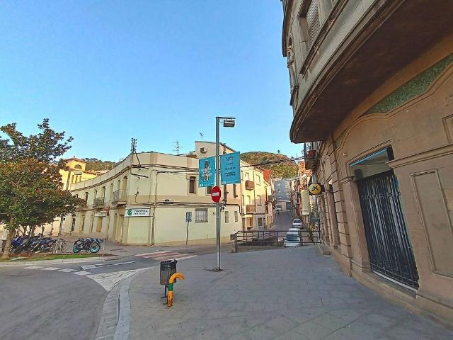 Casa adosada en venta en Martorell, de 257 m² 3 habitaciones por 265.000