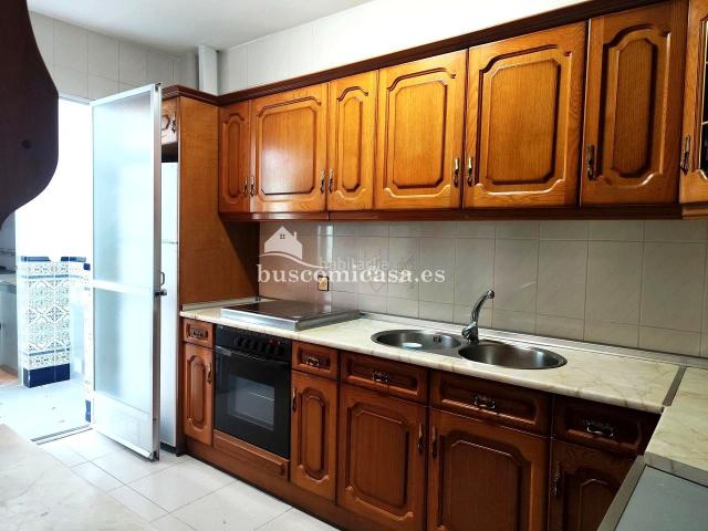 Casa adosada en venta en Martos. Oportunidad de Gran Casa Junto a la Parroquia de San Juan de Dios. Casas adosadas.