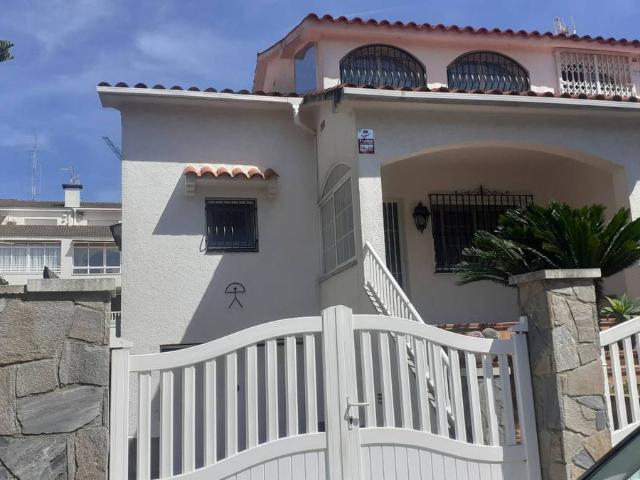 Casa adosada en Venta en Mas d'En Serra Els Cards