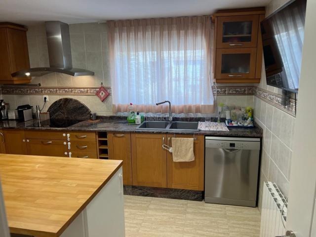 Casa adosada en venta en Massamagrell. ADOSADO EN MASSAMAGRELL CON GARAJE, JARDÍN Y BARBACOA. Casas adosadas.