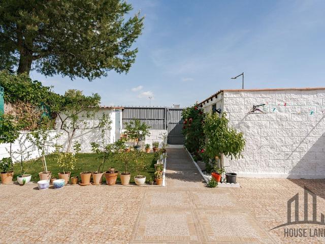 Casa adosada en venta en Meco, Meco pueblo. Casas adosadas.
