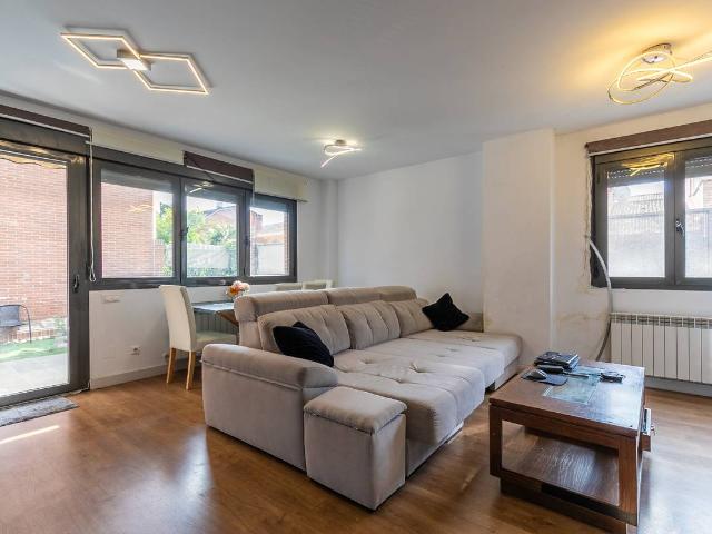 Casa adosada en Venta en Meco pueblo