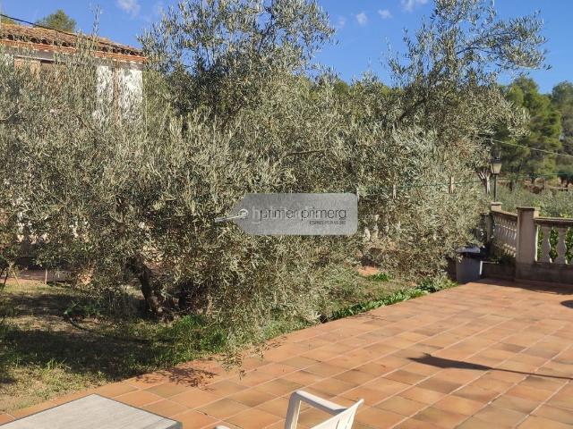 Casa adosada en venta en Mediona. Masía adosada en perfecto estado en venta. Casas adosadas.