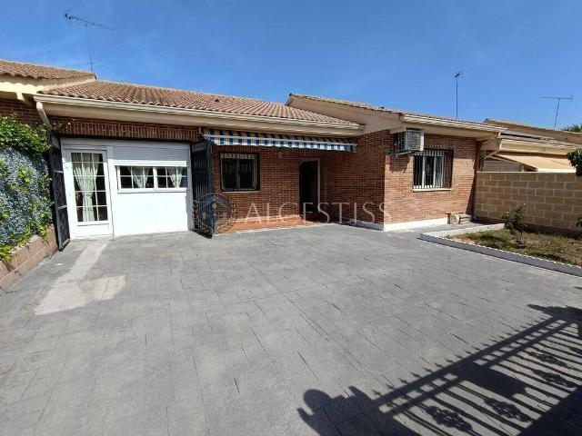 Casa adosada en Venta en Méntrida