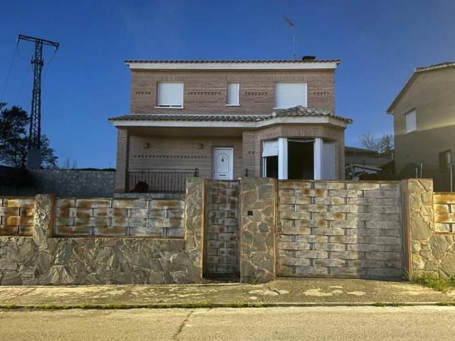 Casa adosada en Venta en Méntrida