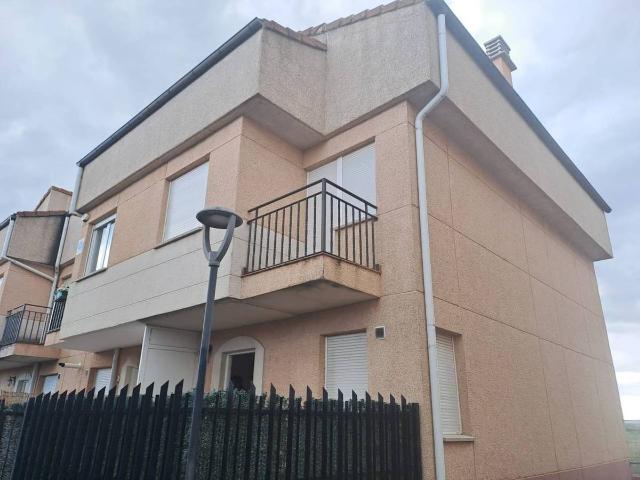 Casa adosada en Venta en Merindad de Río Ubierna