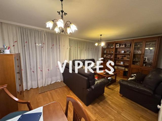 Casa adosada en venta en Mérida, Oeste. Atención amantes de la exclusividad y la comodidad! Les presento una oportunidad única de adquirir un espectacular adosado en Méri. Casas adosadas.
