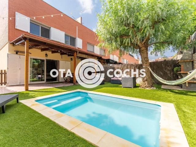 Casa adosada en Venta en Mestral