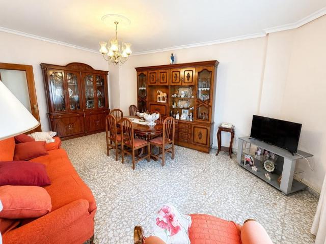 Casa adosada en venta en Miguelturra. Propiedad única en Miguelturra vivienda de multiples oportunidades. Casas adosadas.