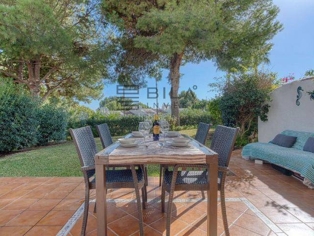 Casa adosada en venta en Mijas, Calahonda. Casa en venta en La Cornisa en Calahonda, Mijas Costa. Casas adosadas.