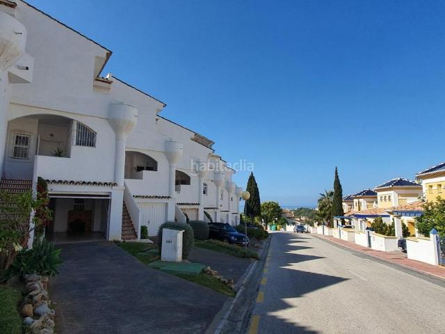 Casa adosada en venta en Mijas, Calahonda. Fantástico adosado en Calahonda con vistas al mar. Oportunidad de inversión!EN Beautiful townhouse in Calahonda 4 beds. Casas adosadas.