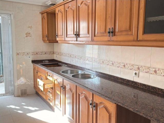 Casa adosada en venta en Mijas, Centro. Amplio adosado de esquina en una de las zonas más demandadas entre Mijas y Fuengirola. Casas adosadas.