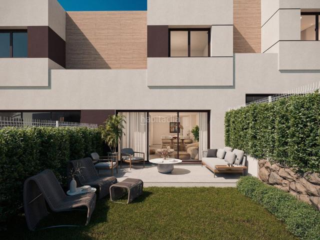 Casa adosada en venta en Mijas, Hipódromo Cerrado del Águila. Adosado de 4 dormitorios, 62 m2 terraza + jardín privado. Piscina de nado. Casas adosadas.