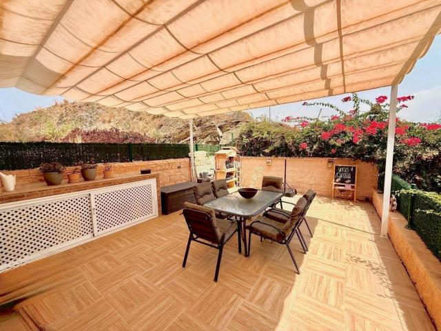 Casa adosada en venta en Mijas, Hipódromo Cerrado del Águila. Casa adosada reformada con vistas al mar en El Cerrado del Águila Mijas Costa. Casas adosadas.
