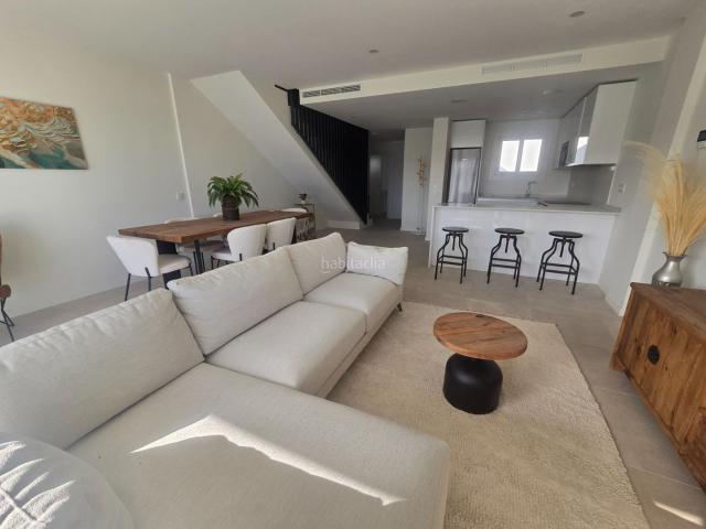 Casa adosada en venta en Mijas, La Cala Mijas. Casa adosada en La Cala de Mijas: Impresionantes vistas al mar, a pocos pasos de la playa y del centro. Casas adosadas.