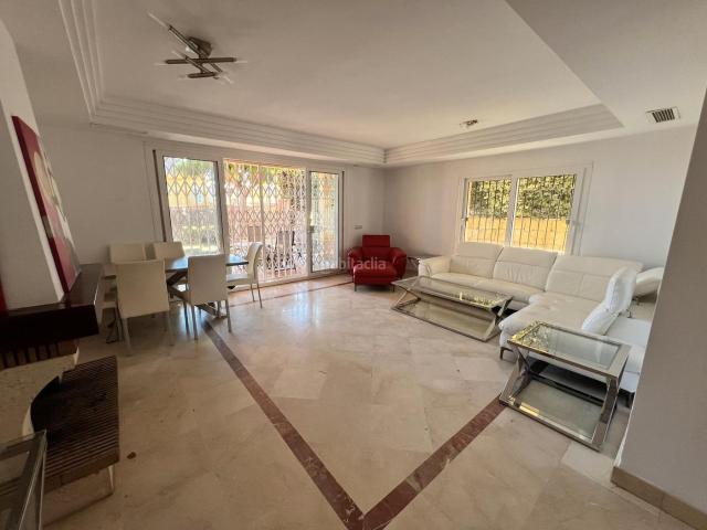 Casa adosada en venta en Mijas, Mijas pueblo. ? Luminosa Adosada con Jardín Privado y Sol de Tarde en Mijas Costa. Casas adosadas.