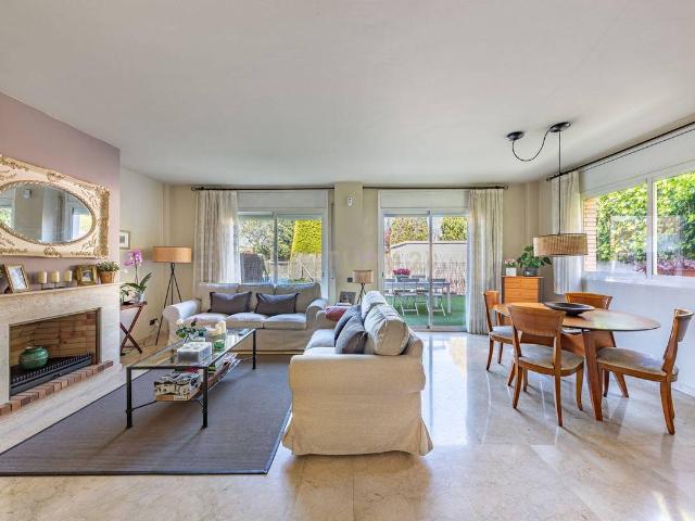Casa adosada en Venta en Mira sol