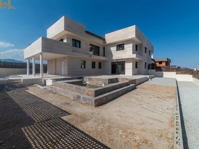 Casa adosada en Venta en Miraflores de la Sierra
