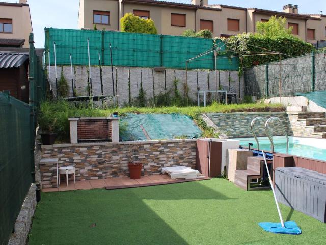 Casa adosada en Venta en Miño