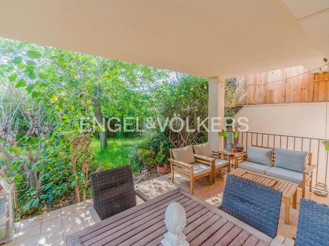 Casa adosada en venta en Mutxamel, Almajada Ravel. Elegante Chalet Pareado en Muchamiel. Casas adosadas.