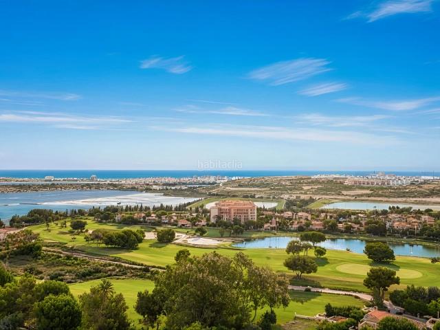 Casa adosada en venta en Mutxamel, Bonalba Cotoveta. Exclusividad, Naturaleza y Golf en un Entorno Privilegiado. Casas adosadas.