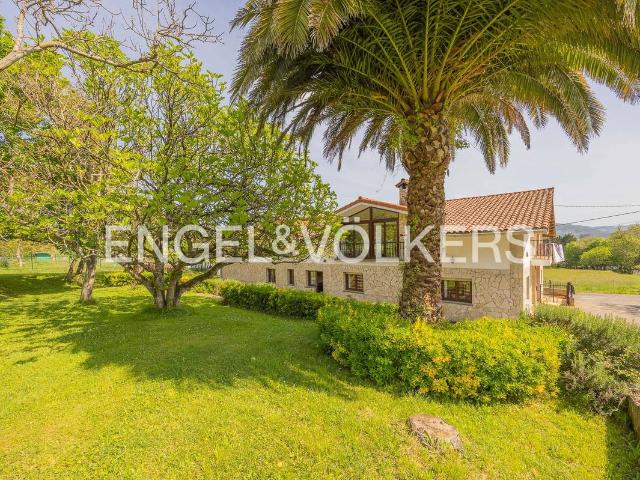Casa adosada en Venta en Mungia
