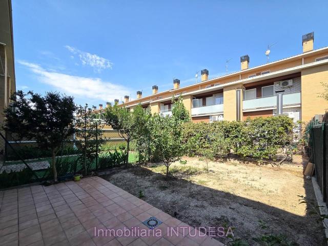 Casa adosada en venta en Murchante. EN VENTA CASA DE TRES DORMITORIOS, DOS BAÑOS Y ASEO EN MURCHANTE. Casas adosadas.
