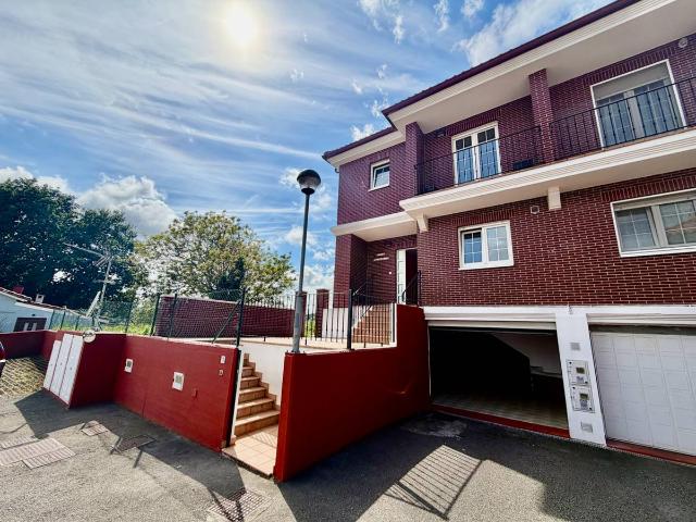 Casa adosada en Venta en Muriedas